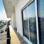 Apartamento Completo Con A/C A 2 Cuadras De La Playa
