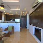 Pinnacle Resort-Style Condo - Luxurious Balcony