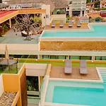 Nayri Life & Spa 208