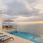 High End Modern Balb Villa In Conchas Chinas