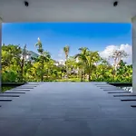 Riverfront 3Br At Oasis | 2 Pools, Gym & Bar