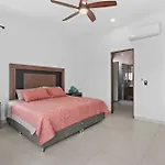 Casa Bella- 2Bed, 3Bath W/Pool And Parking