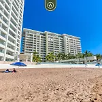 Amazing Studio With Oceanview - Pool - Beach - Gym