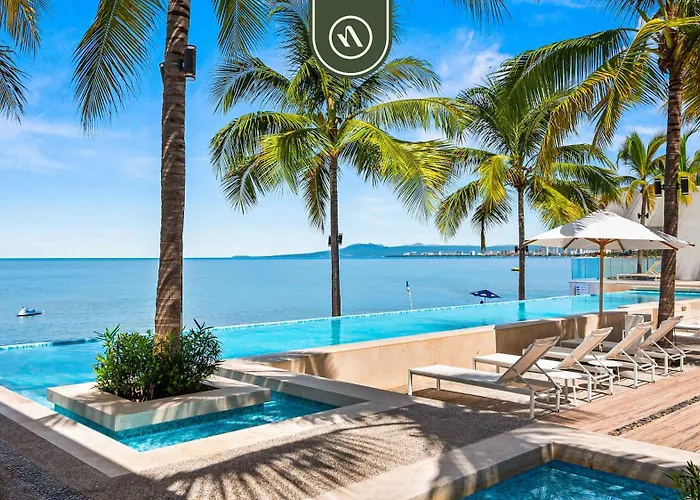 Oceanview 1 Bedroom Condo With Pools And Beach Access