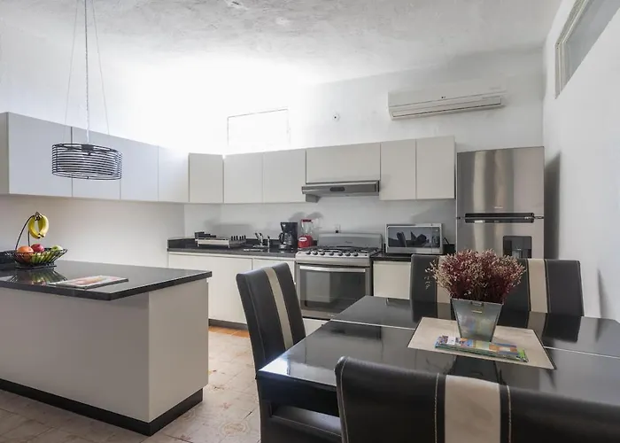 Cozy Apartment Near Malecon & Beach With Private Terrace