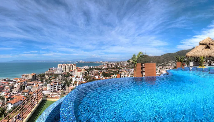 Pinnacle Resorts 220