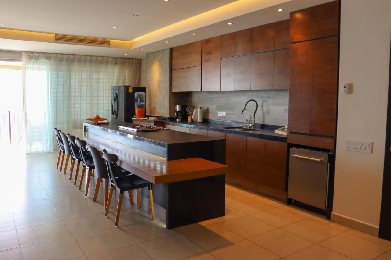 Gorgeous 15 Floor Grand Venetian