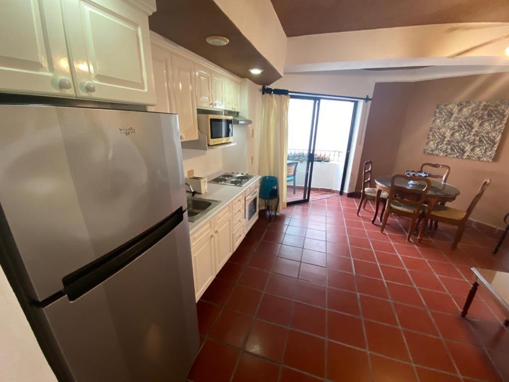 One Street -beach Front Spacious 1bd 1ba Fabulous View In Zona Romantic