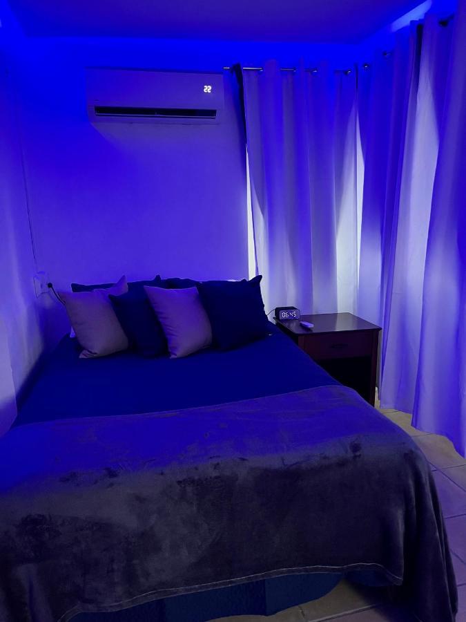 La Puerta Blanca #4 *