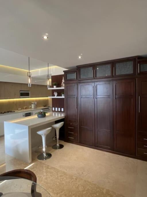 Apartment Luxury Condo-in The Heart Of Zona Romantica, Steps From Restaurants, Shops And Nightlife Puerto Vallarta