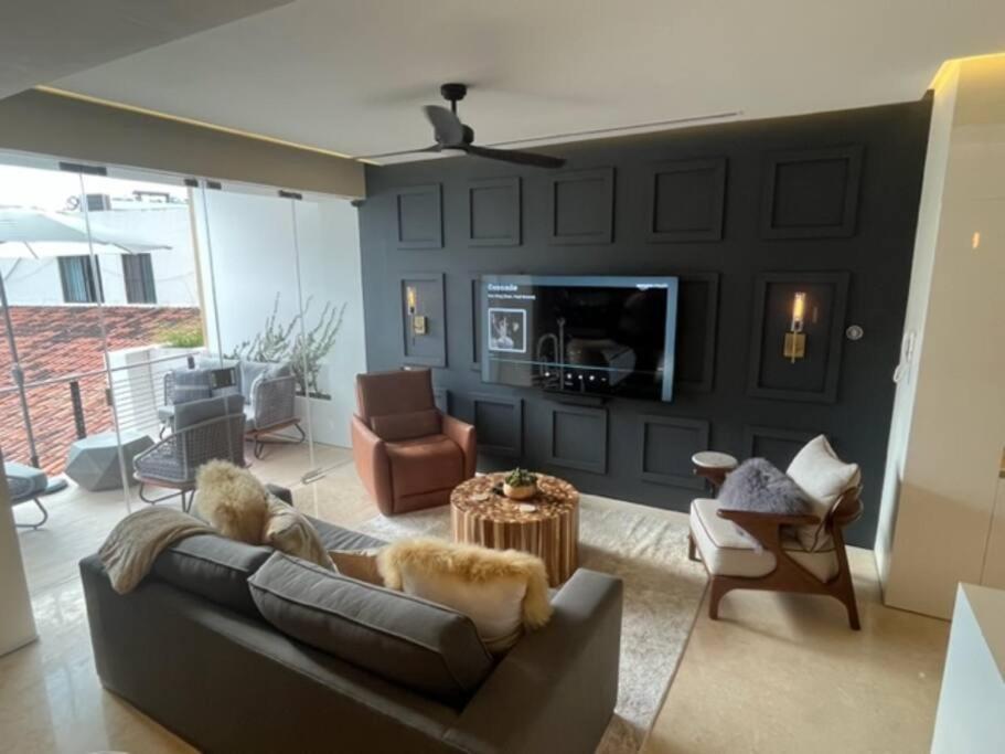 Luxury Condo-in The Heart Of Zona Romantica, Steps From Restaurants, Shops And Nightlife * Puerto Vallarta