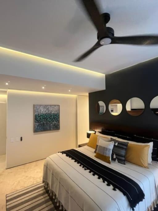 Luxury Condo-in The Heart Of Zona Romantica, Steps From Restaurants, Shops And Nightlife *