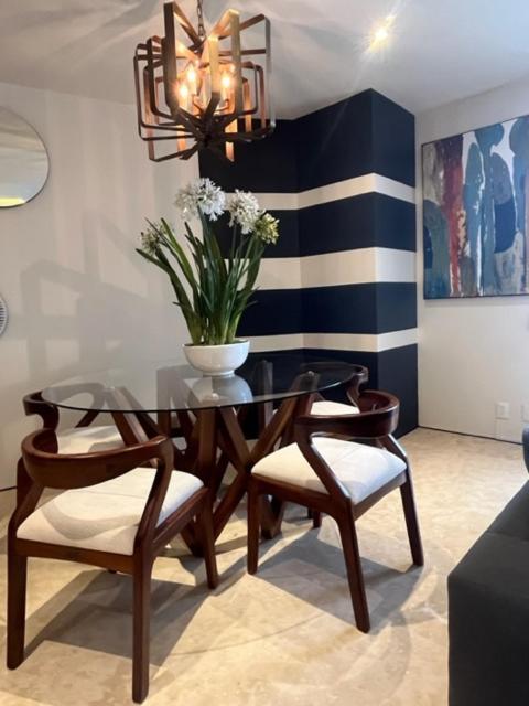 Luxury Condo-in The Heart Of Zona Romantica, Steps From Restaurants, Shops And Nightlife * Puerto Vallarta