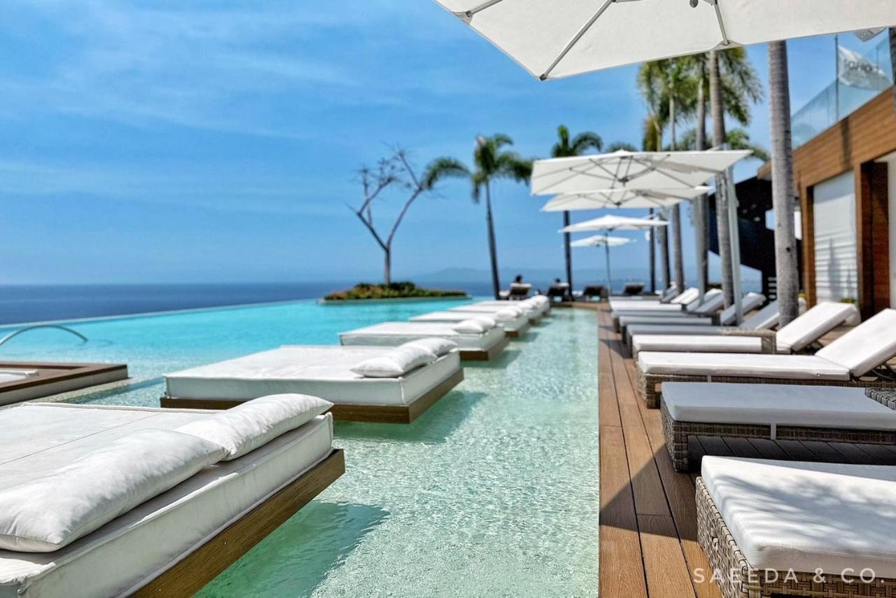 Luxury Condo-in The Heart Of Zona Romantica, Steps From Restaurants, Shops And Nightlife Apartment Puerto Vallarta