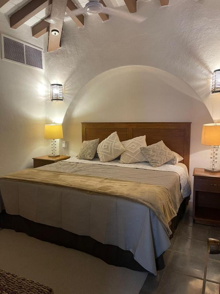 One Bedroom In Marina *