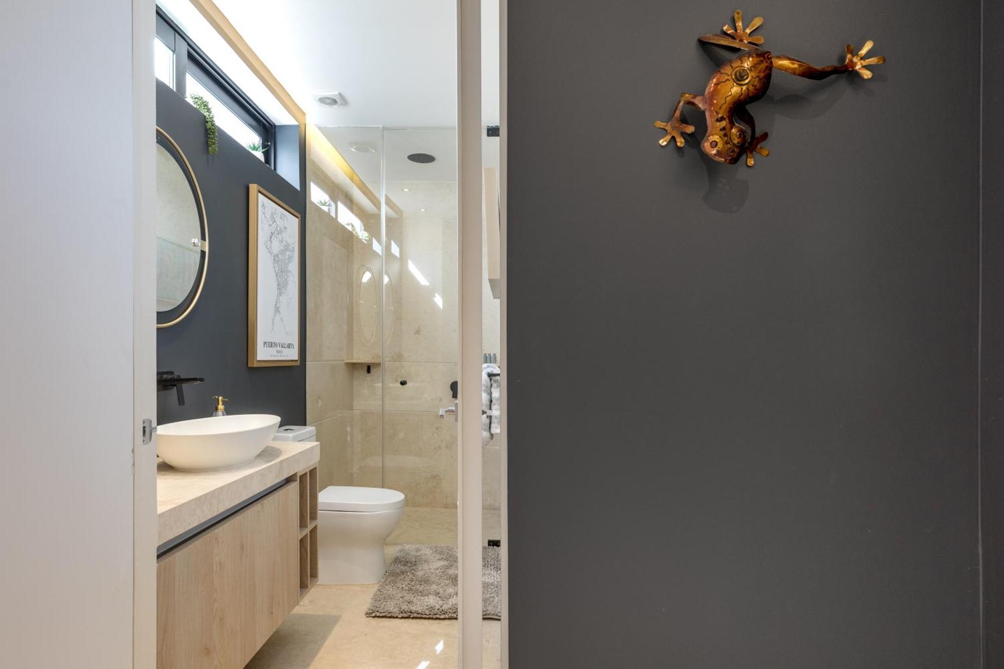 Luxury Condo-in The Heart Of Zona Romantica, Steps From Restaurants, Shops And Nightlife Apartment *