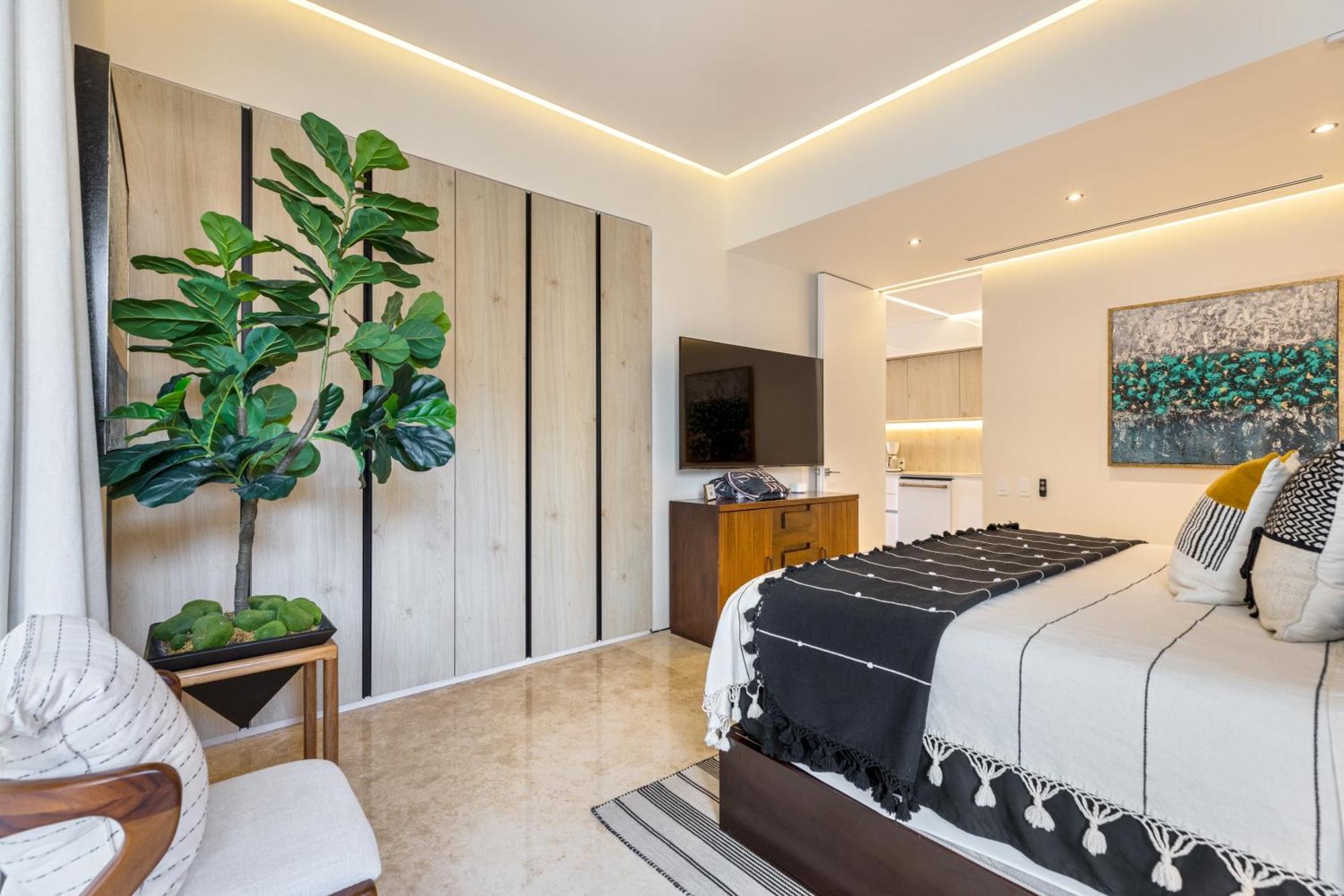 Luxury Condo-in The Heart Of Zona Romantica, Steps From Restaurants, Shops And Nightlife