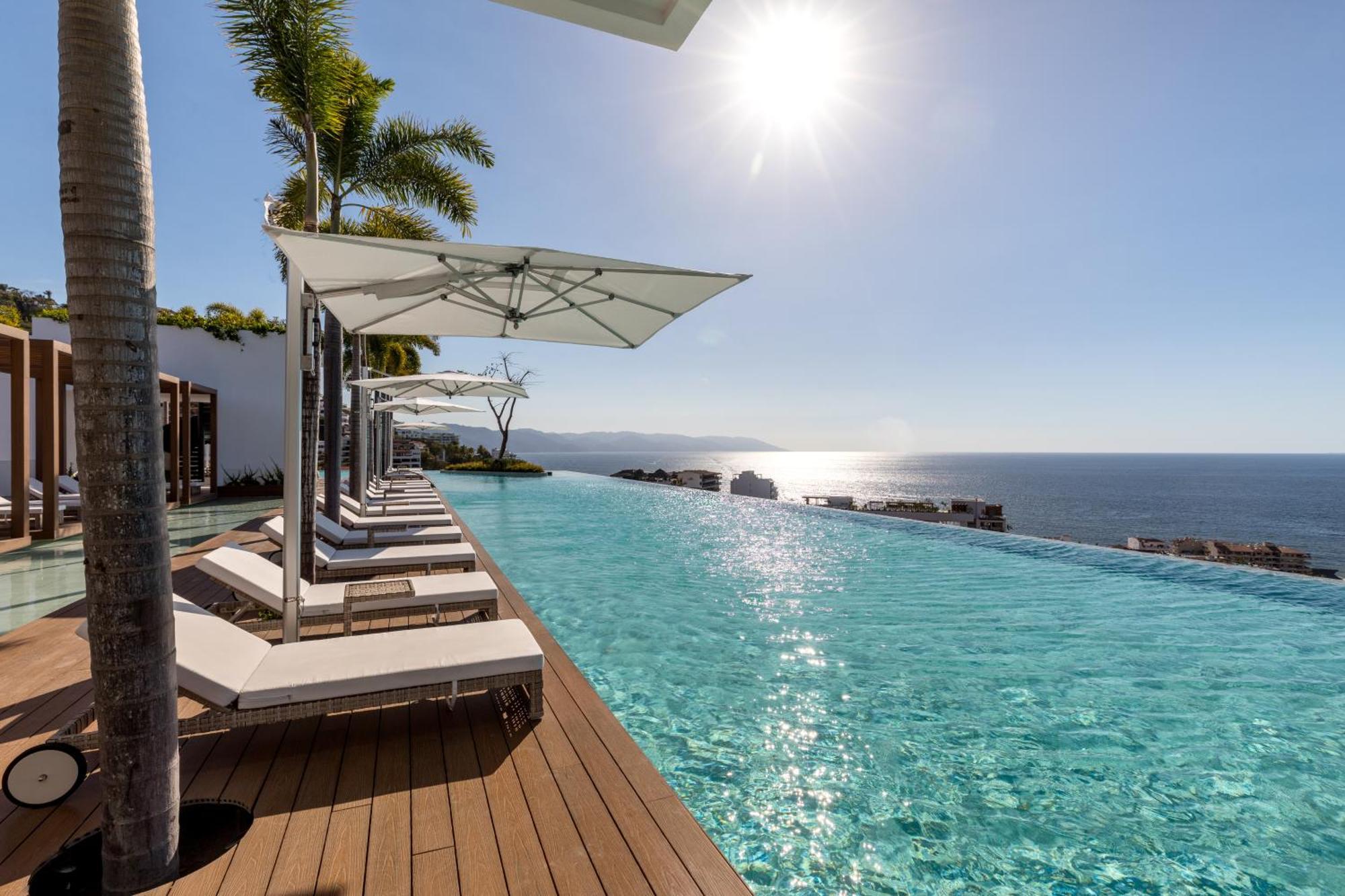 Apartment Luxury Condo-in The Heart Of Zona Romantica, Steps From Restaurants, Shops And Nightlife *