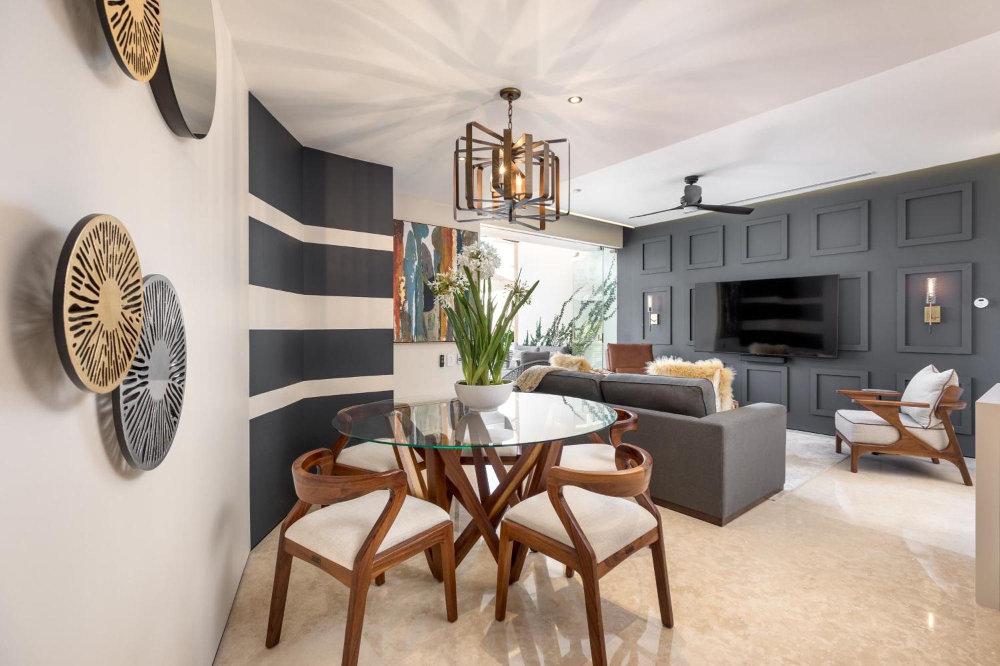 Apartment Luxury Condo-in The Heart Of Zona Romantica, Steps From Restaurants, Shops And Nightlife *