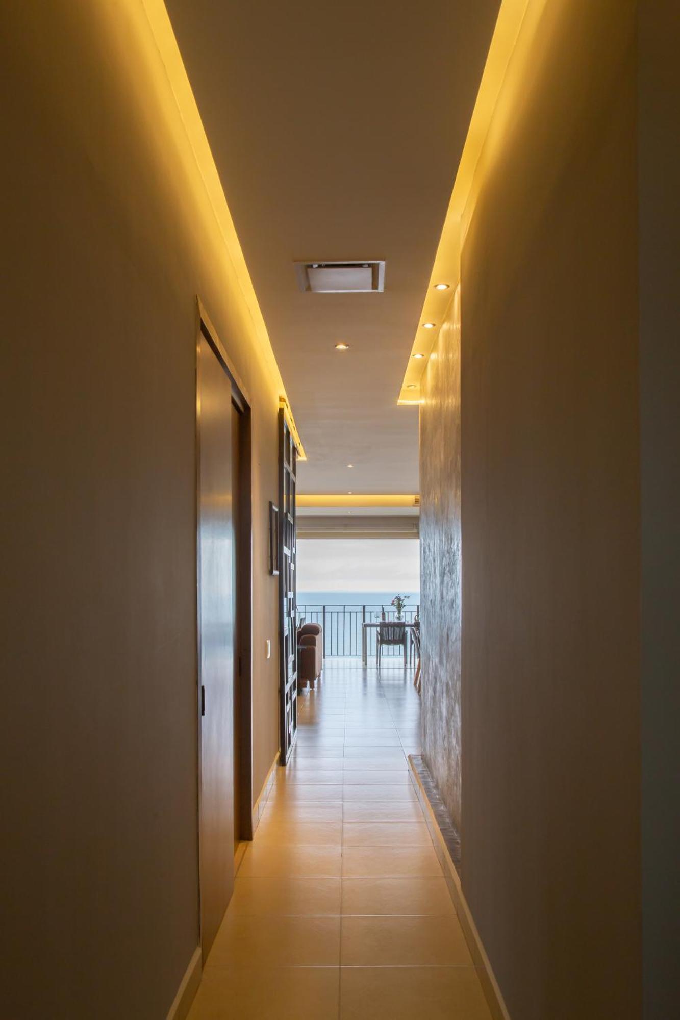 Gorgeous 15 Floor Grand Venetian Apartment