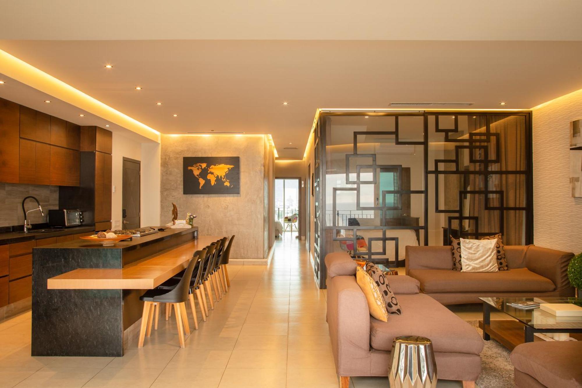 Gorgeous 15 Floor Grand Venetian Apartment *