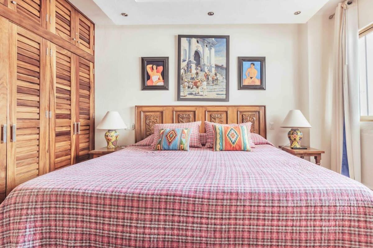 Ocean View 2br Condo-balcony-beach-pool Apartamento