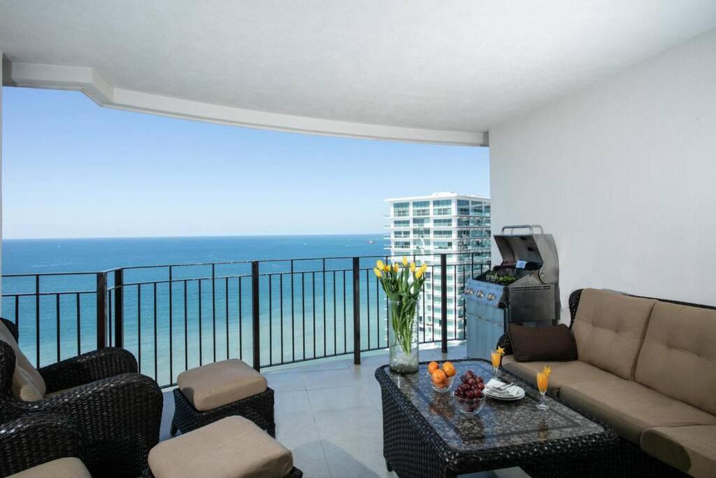 Grand Venetian Beachfront Apartamento