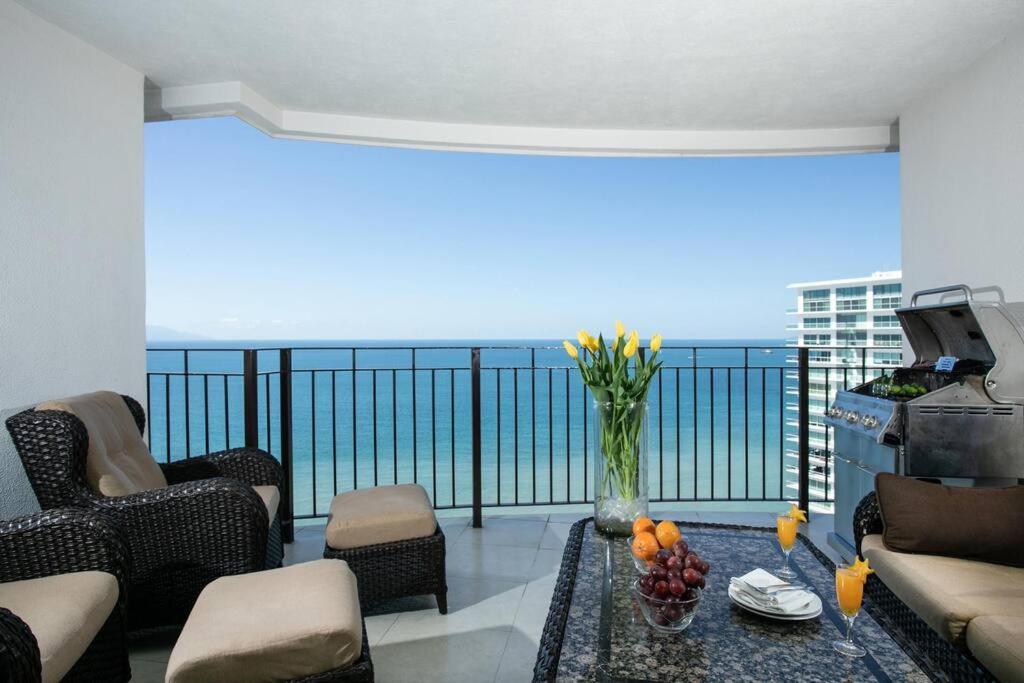 Grand Venetian Beachfront Apartamento Puerto Vallarta