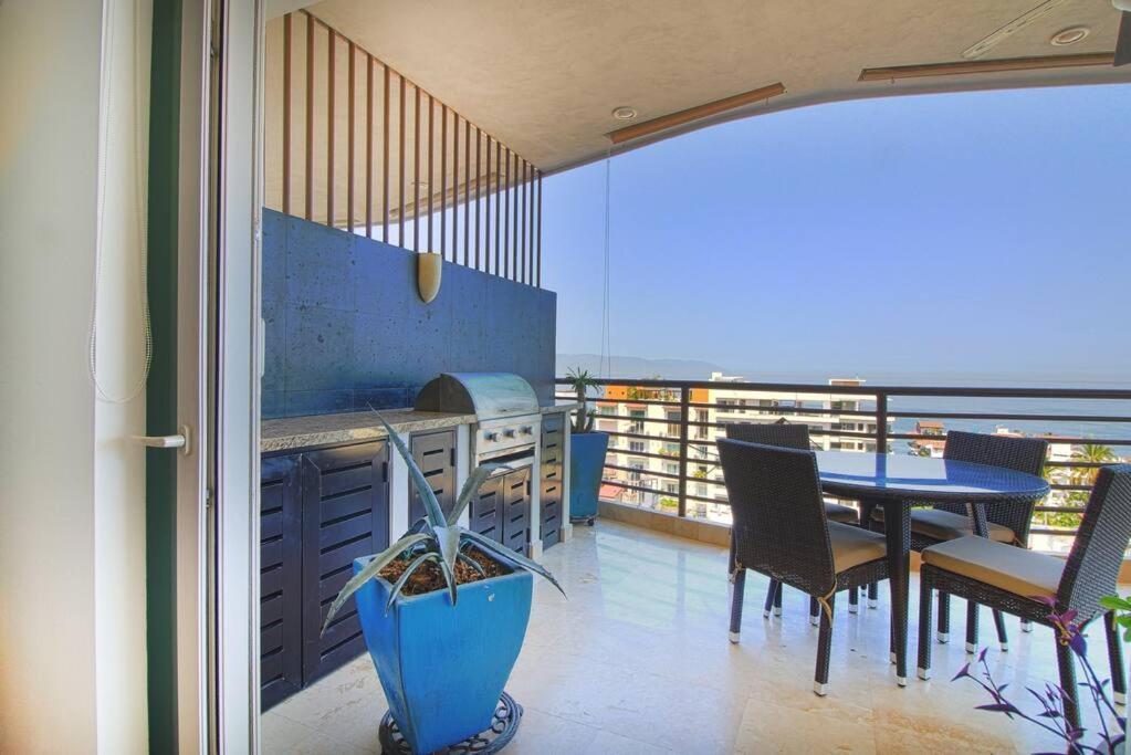 Pinnacle Resort-style - Luxurious Balcony