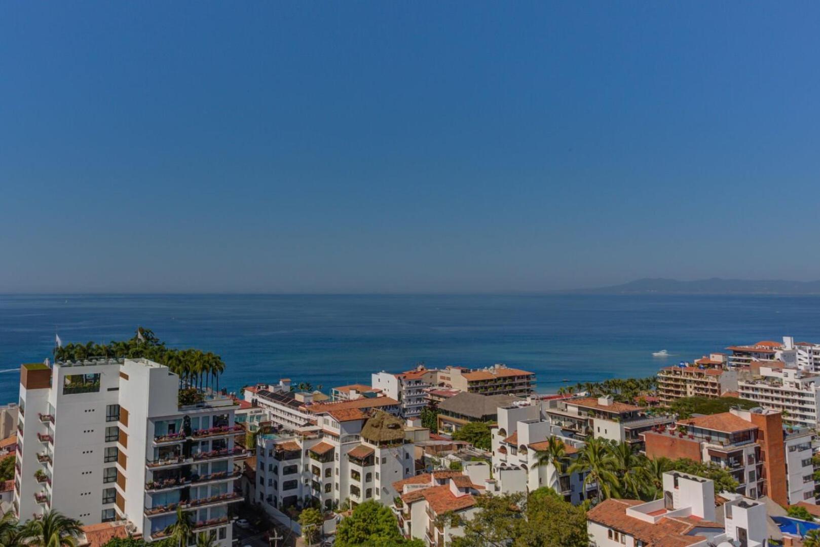Romance En Sail View Vallarta Apartment