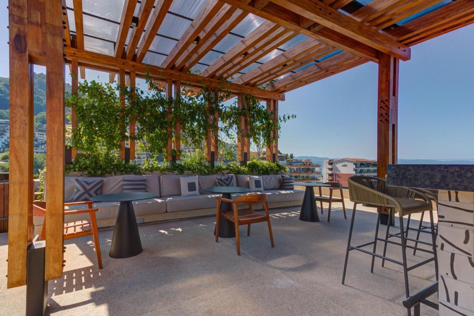 Romance En Sail View Vallarta Apartment