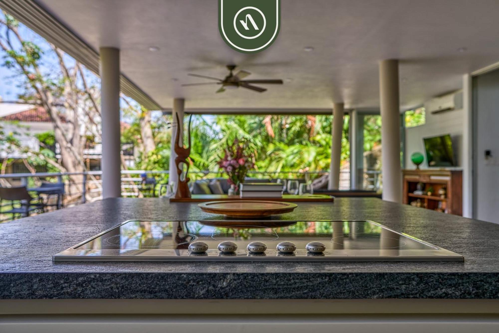 Amazing House With Private Pool - Rooftop Holiday home *