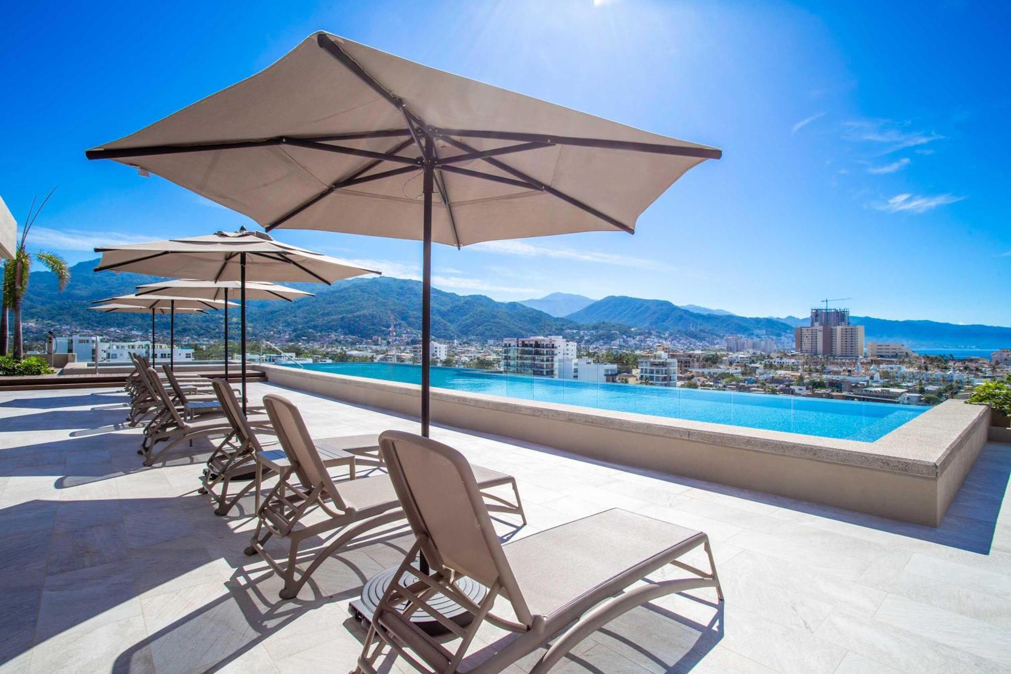 Casa De Palm Springs, Luxe 2br In Versalles