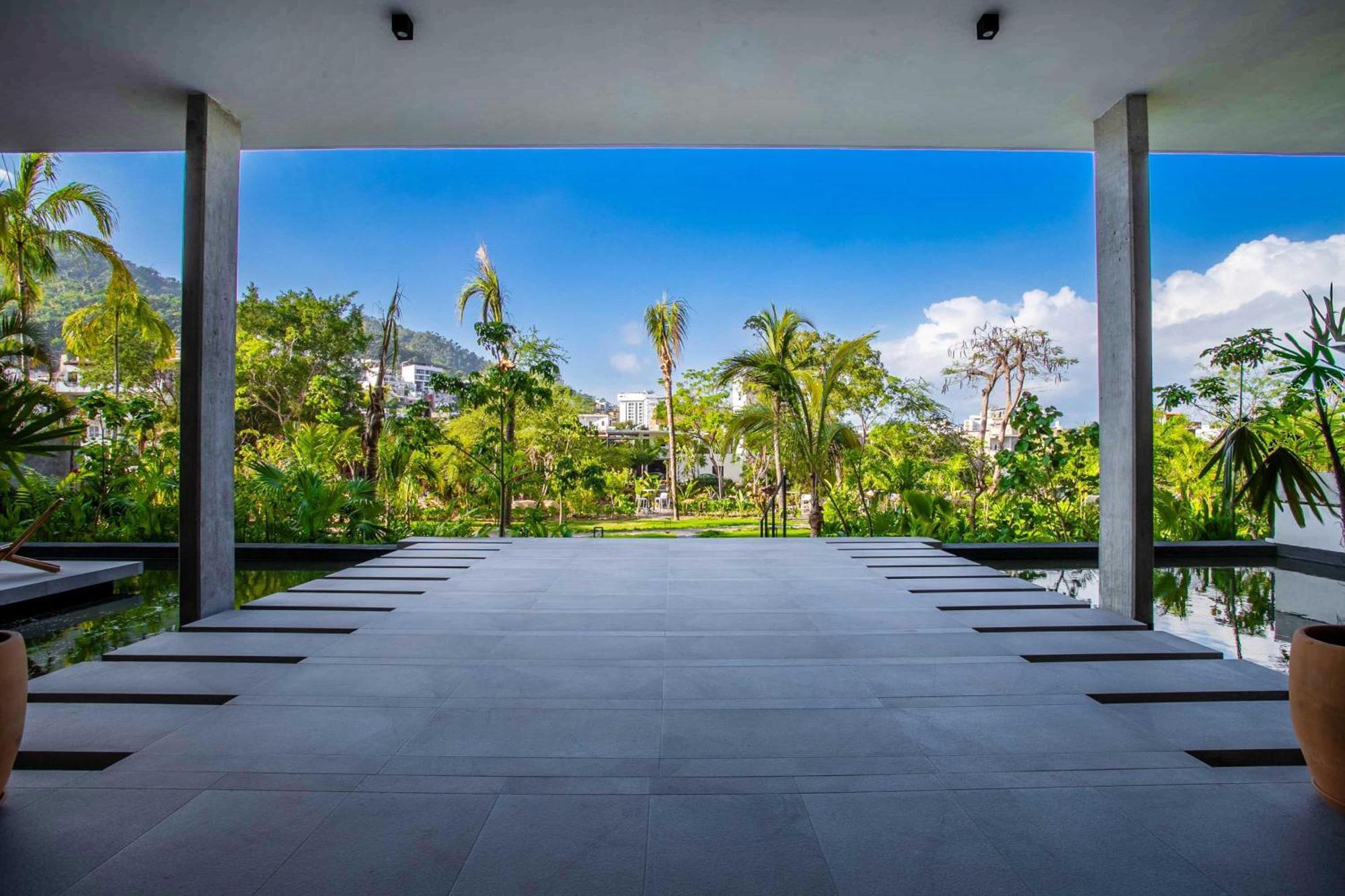 Riverfront 3br At Oasis | 2 Pools, Gym & Bar Holiday home *