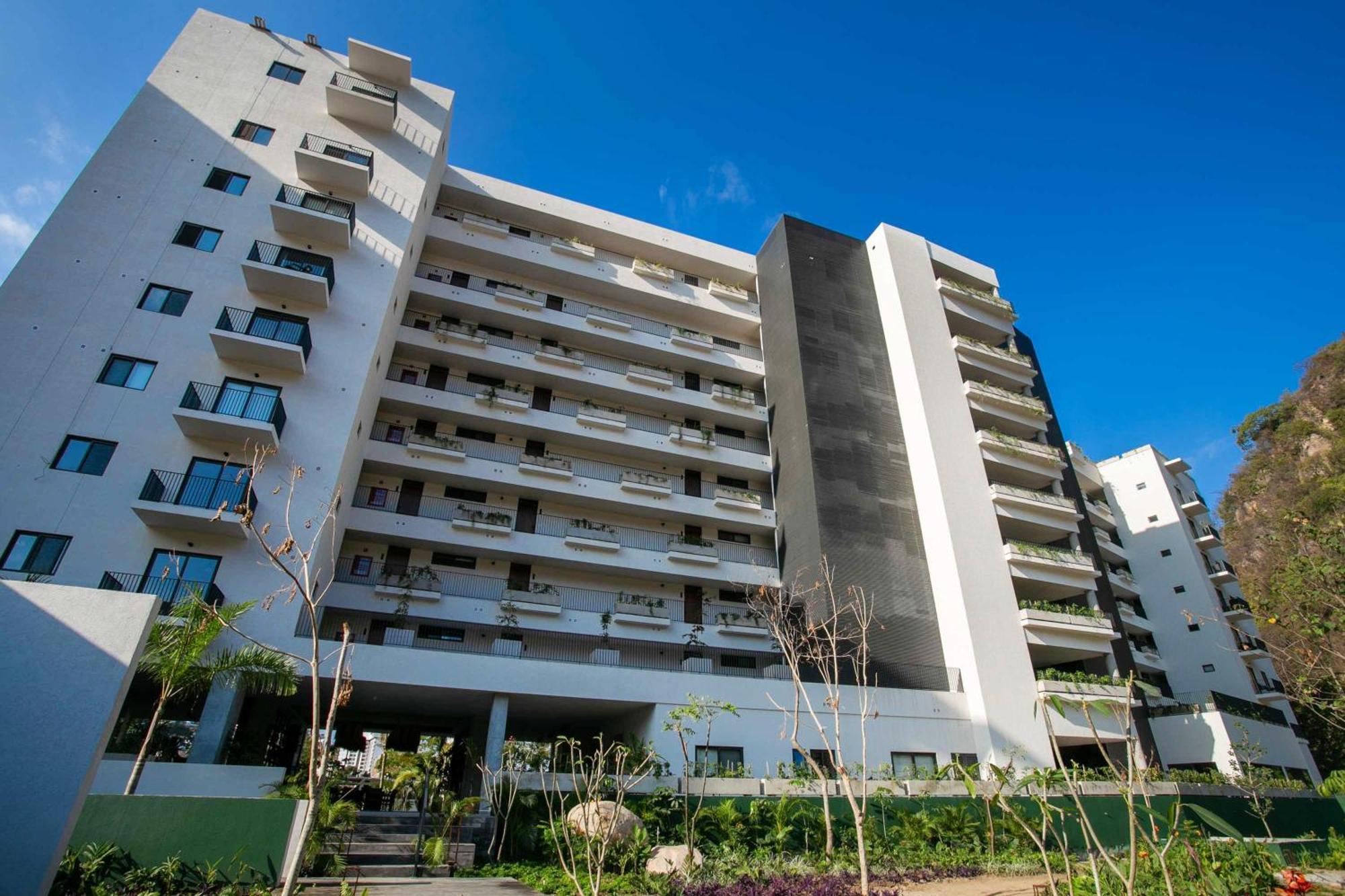 Riverfront 3br At Oasis | 2 Pools, Gym & Bar * Puerto Vallarta