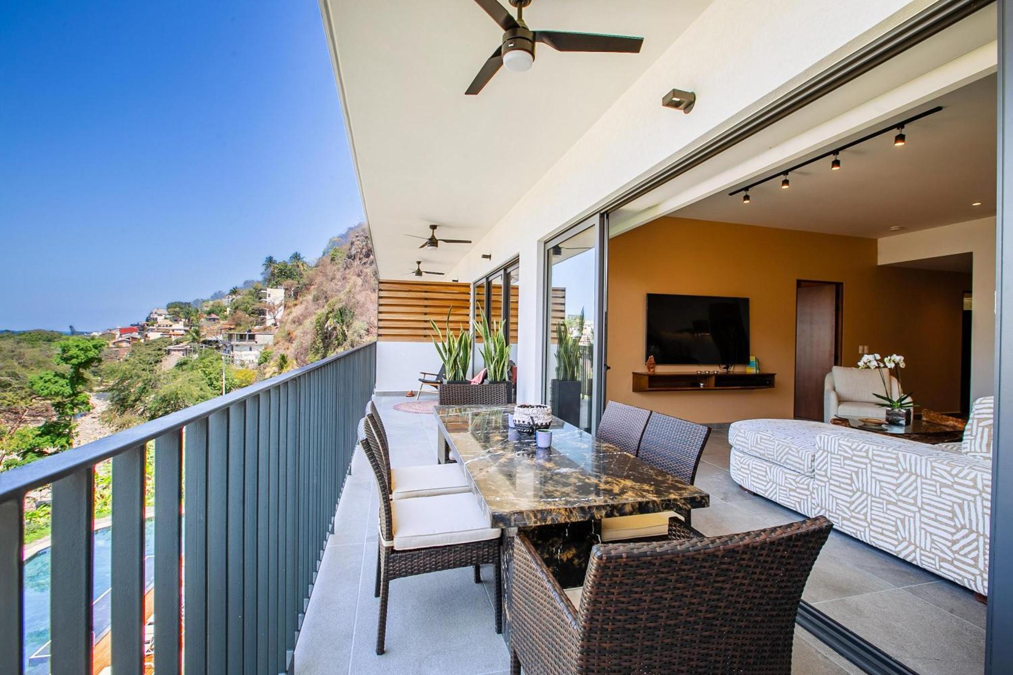 Riverfront 3br At Oasis | 2 Pools, Gym & Bar *