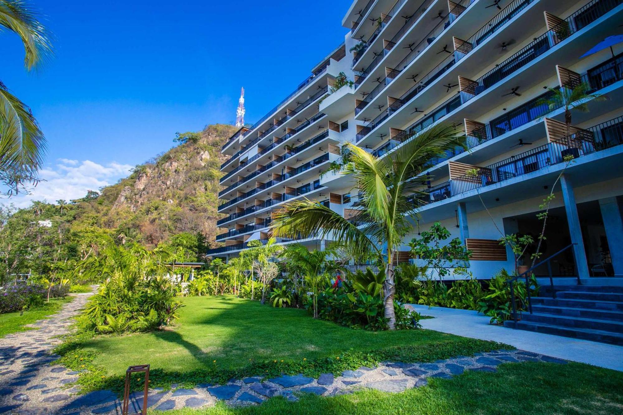 Riverfront 3br At Oasis | 2 Pools, Gym & Bar Puerto Vallarta