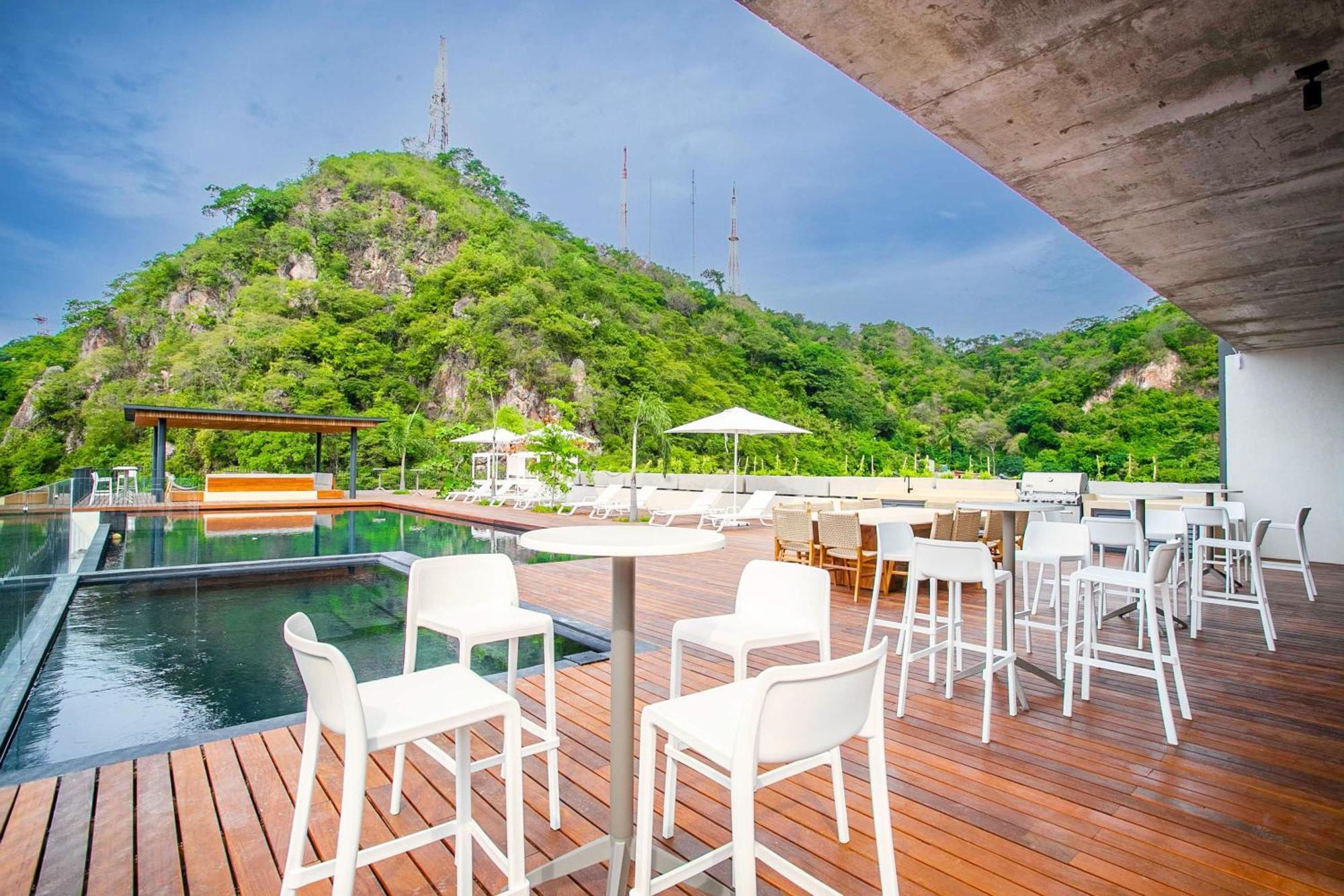 Riverfront 3br At Oasis | 2 Pools, Gym & Bar Holiday home