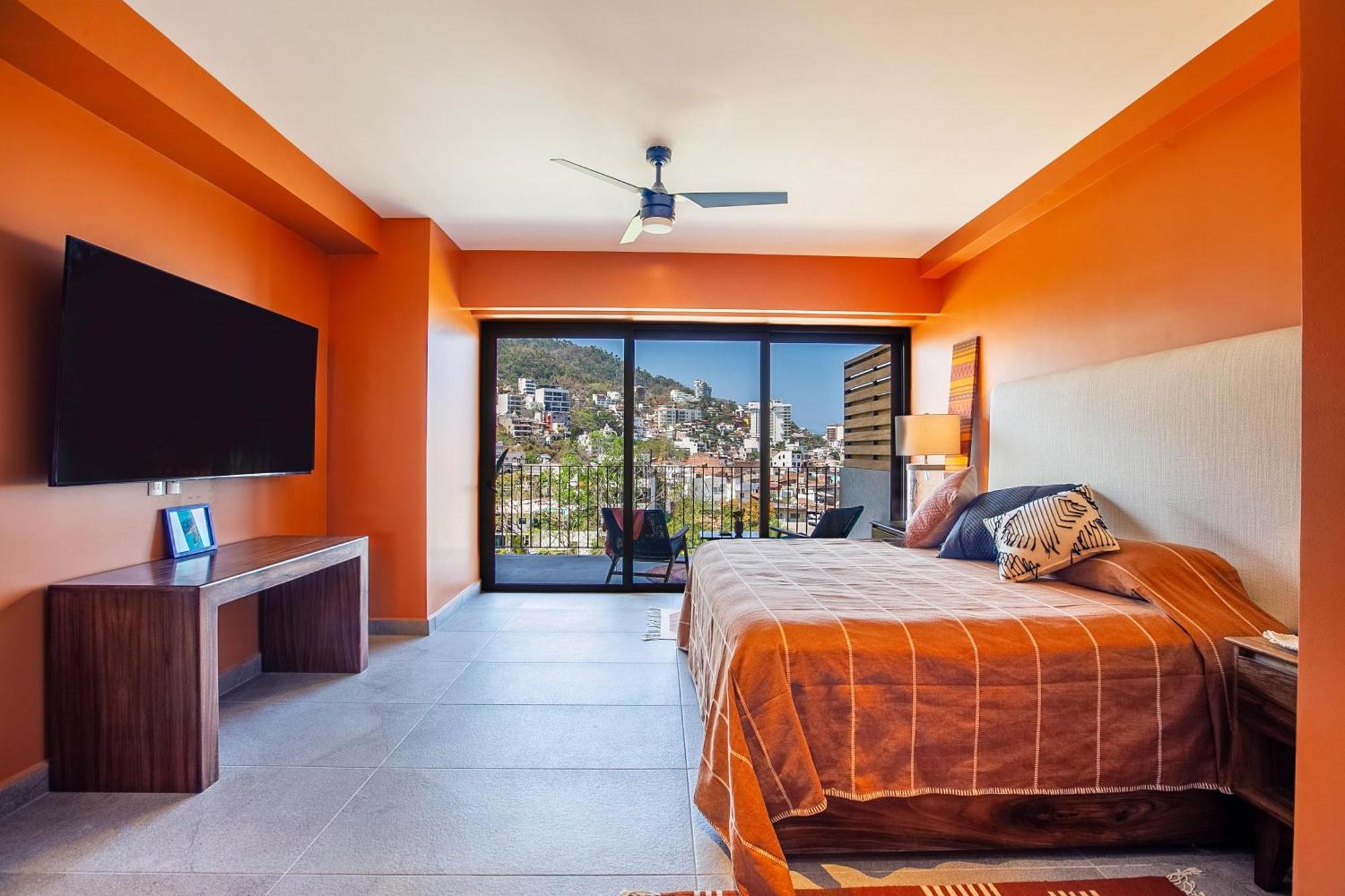 Holiday home Riverfront 3br At Oasis | 2 Pools, Gym & Bar *