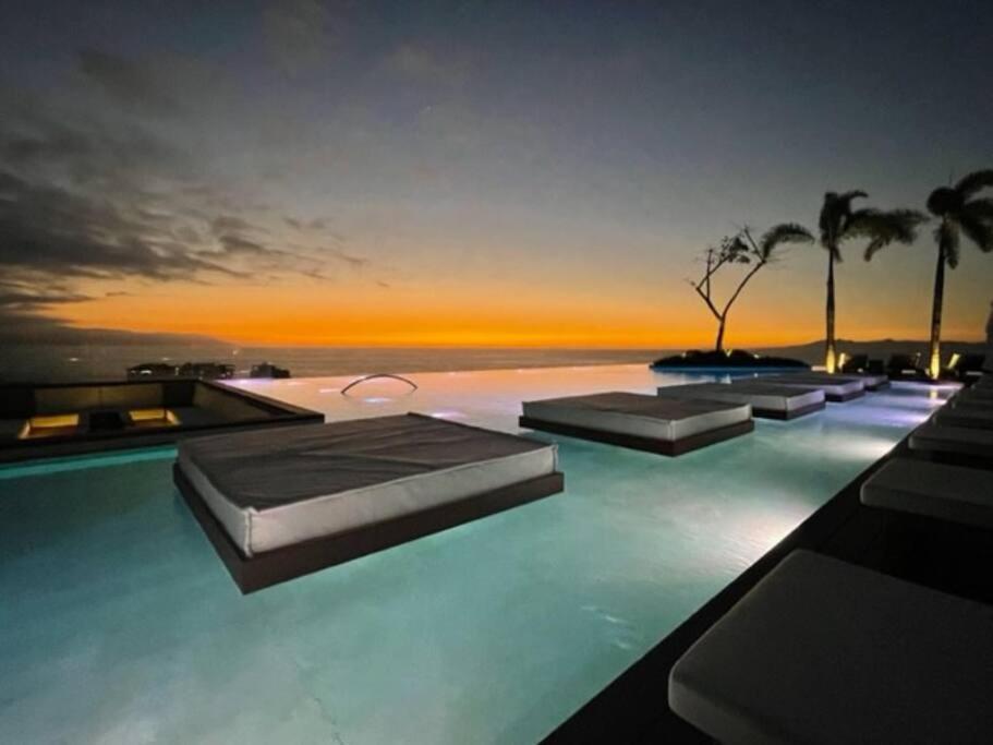 New! Luxury 2bd 2ba Romantic Zone Largest Pool In Pv Sea View Balcony *