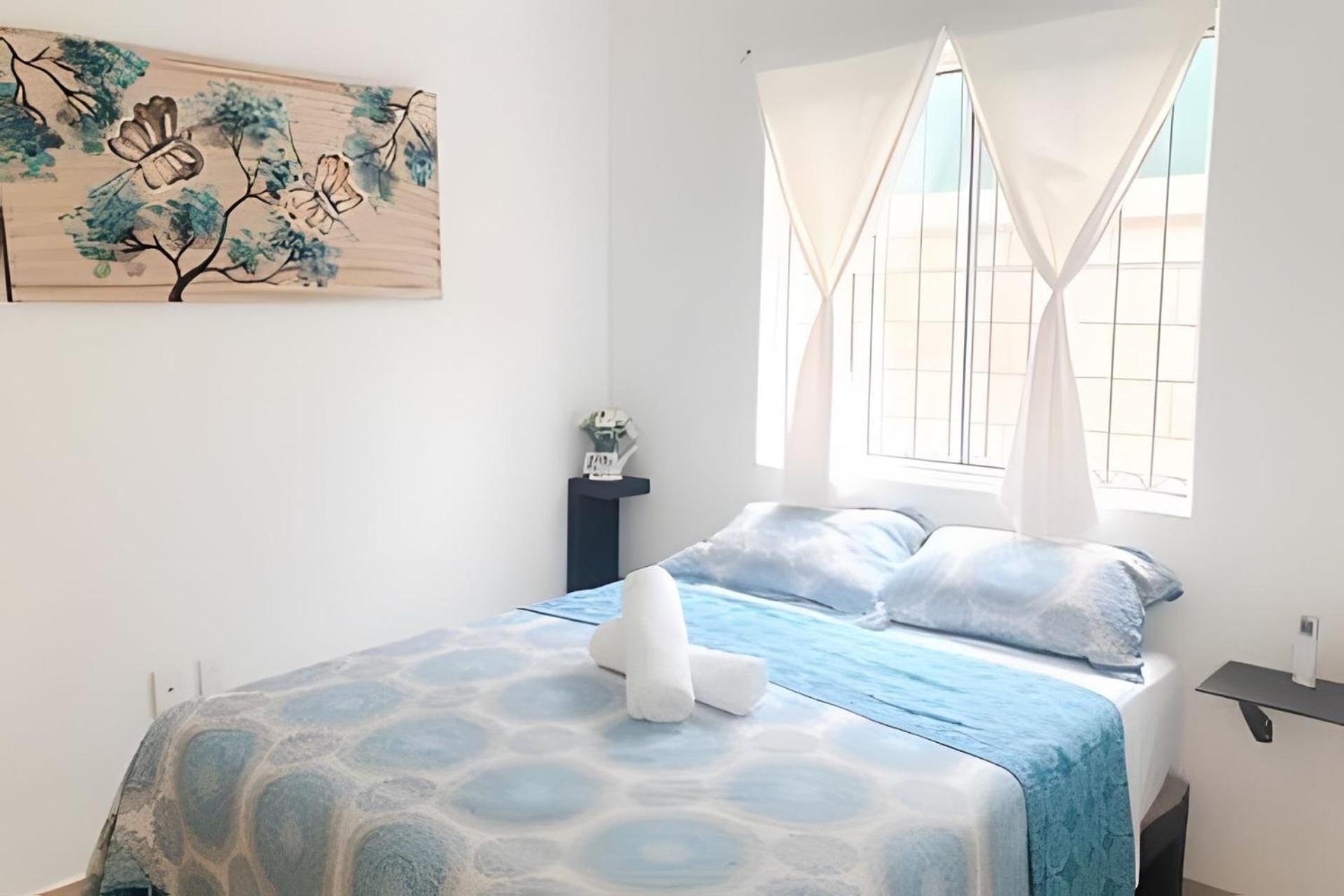 Holiday home Modern Pool Side, 3 Bdrm House With Parking *