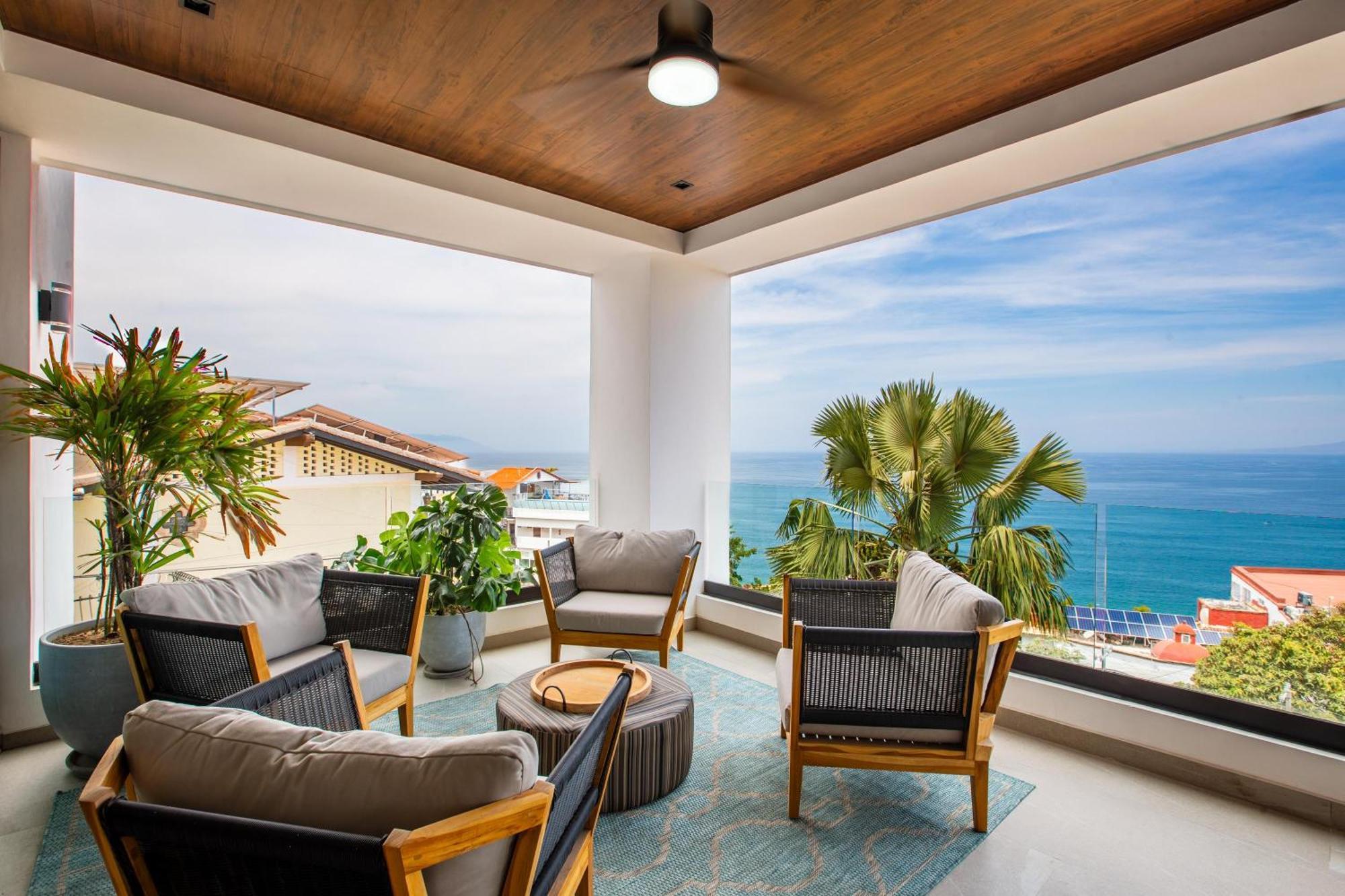 Oceanview Luxury, 2 Bd In Amapas With Rooftop Pool Holiday home Puerto Vallarta