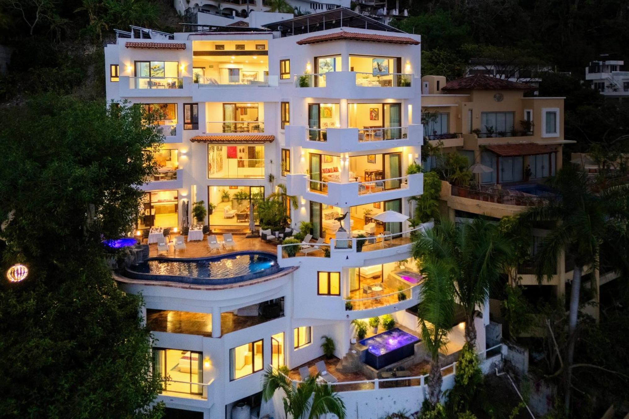 Divina Luxury