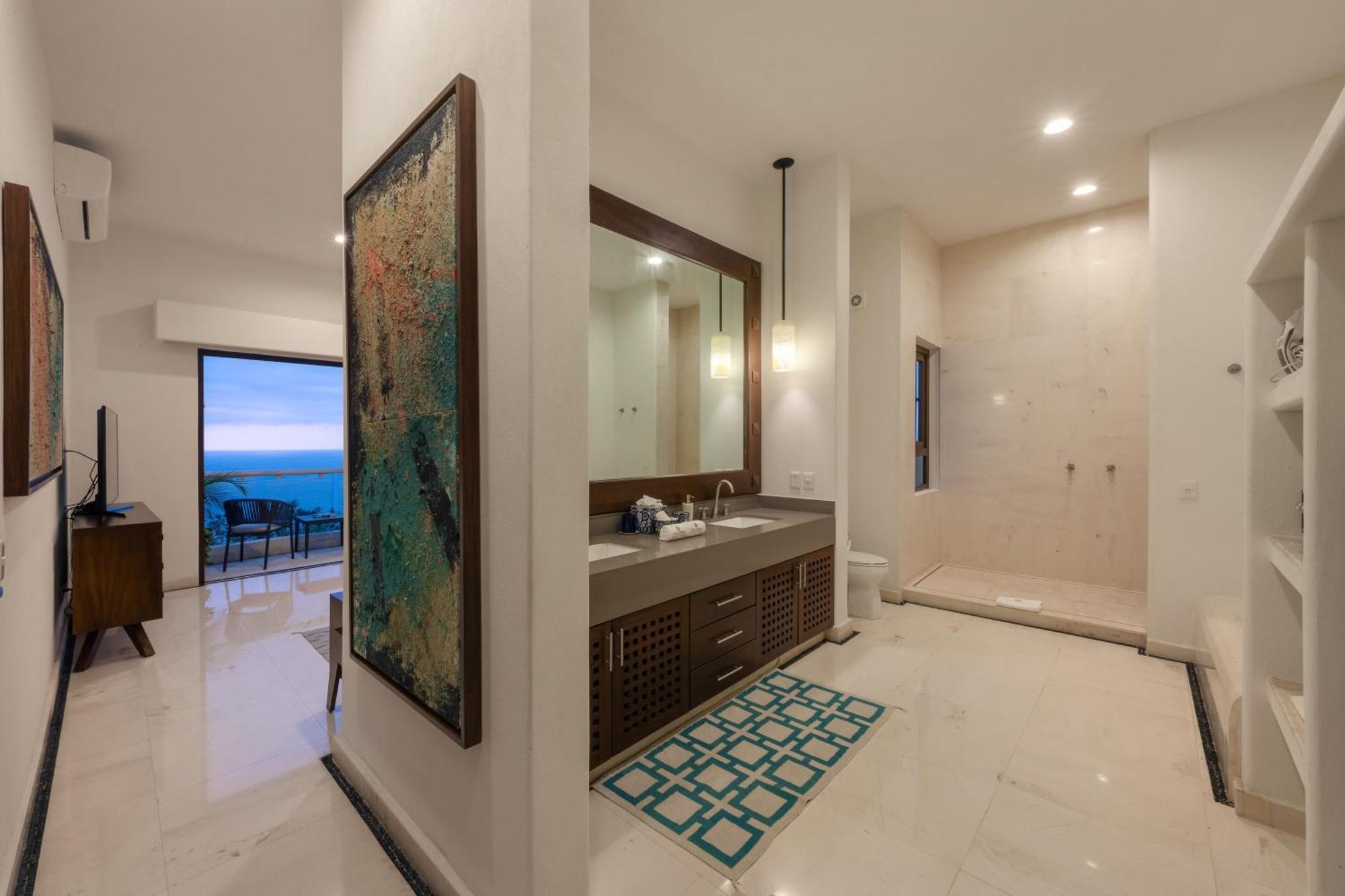 Divina Luxury Hotel