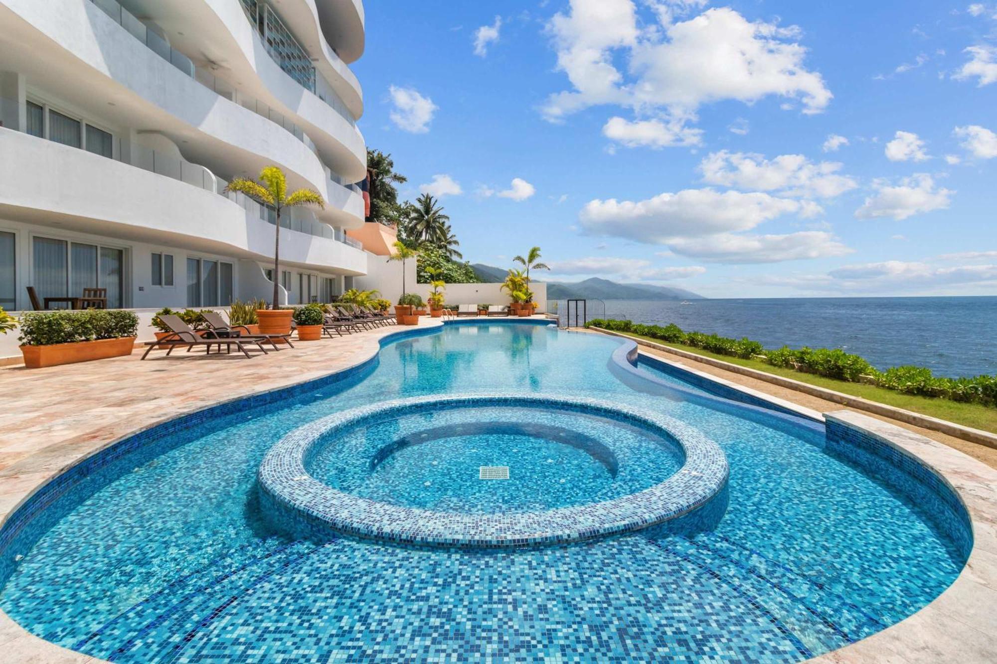 Blue Horizon Luxury *