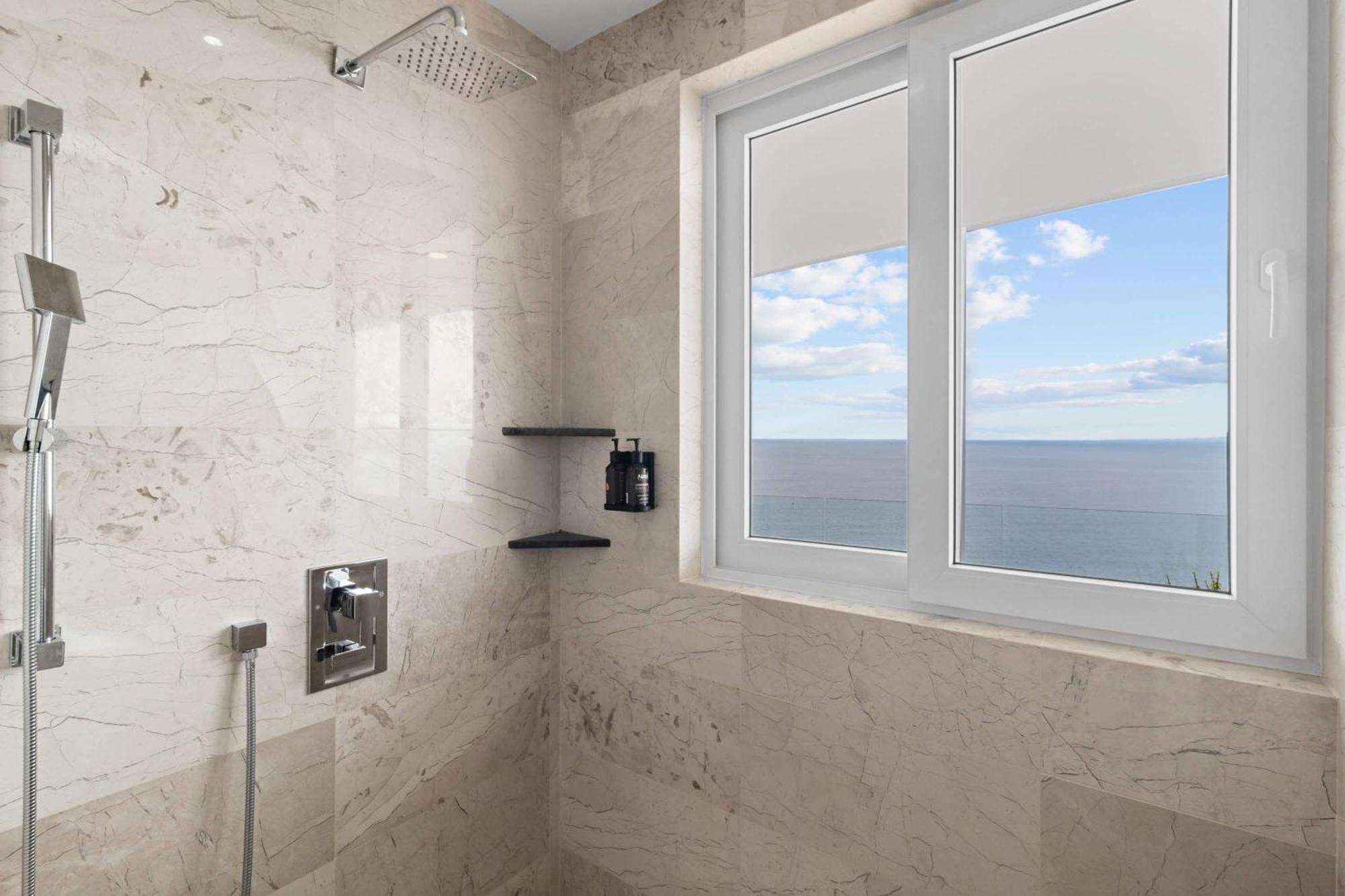Blue Horizon Luxury *