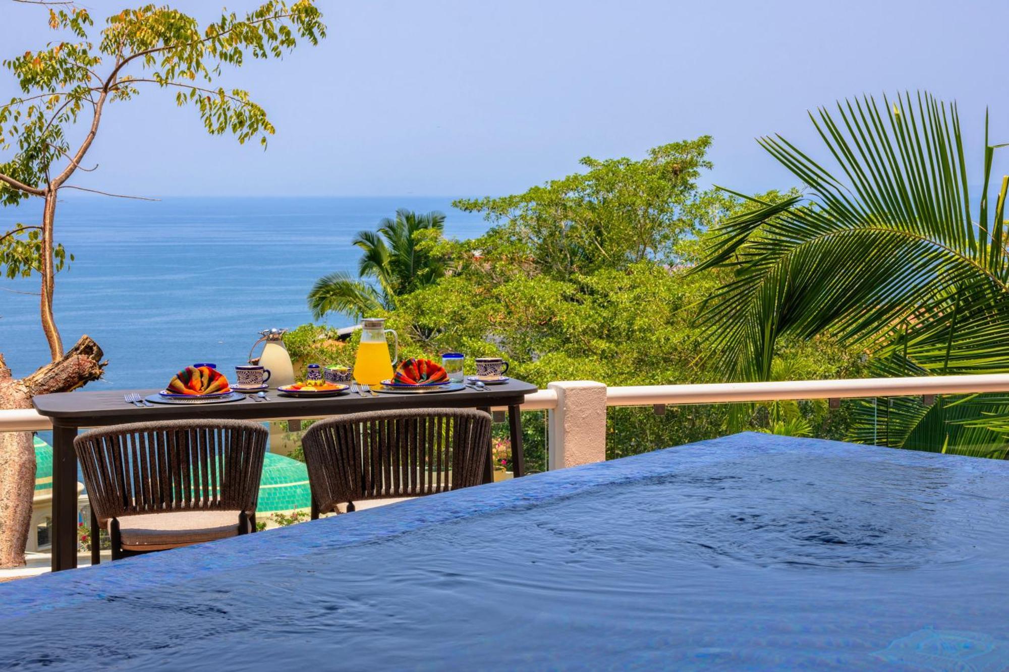 Divina Luxury Hotel 5*