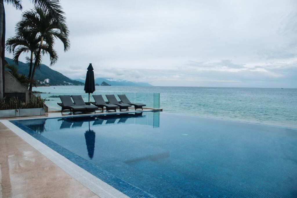 Beachfront In Exclusive Zone Apartment *