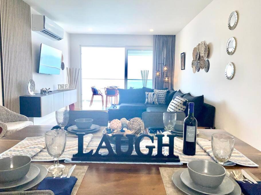 Apartment Harbor 171 With Amazing View Of The Ocean, And Pool