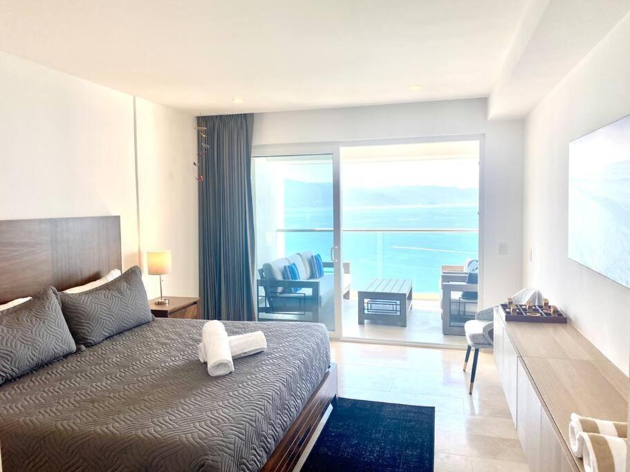 Apartment Harbor 171 With Amazing View Of The Ocean, And Pool